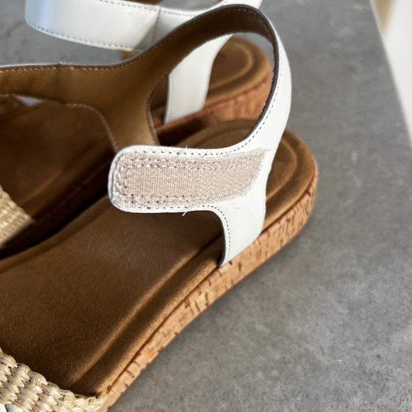 Earth White Ankle Strap Sandals - Picture 4 of 6